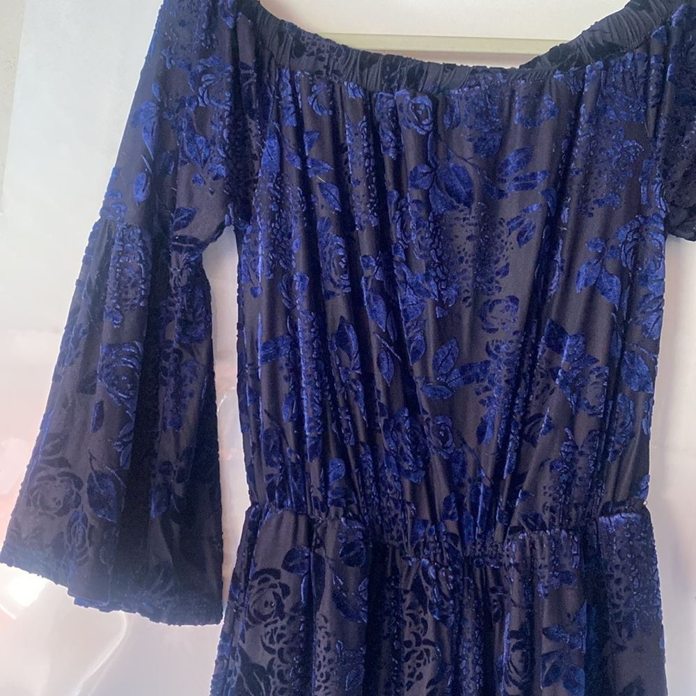 mid sleeved jumper navy blue velvet romper size small